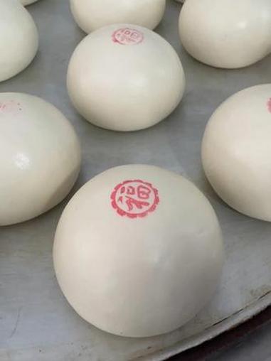 从面粉到蒸锅，王哥庄馒头用手工温度唤醒麦香记忆 面食 新鲜出炉 老面馒头