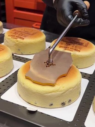 还得是正版的芝士蛋糕才好吃 好吃的蛋糕 治愈系美食 金秋盛宴 KUMOKUMO 芝士蛋糕
