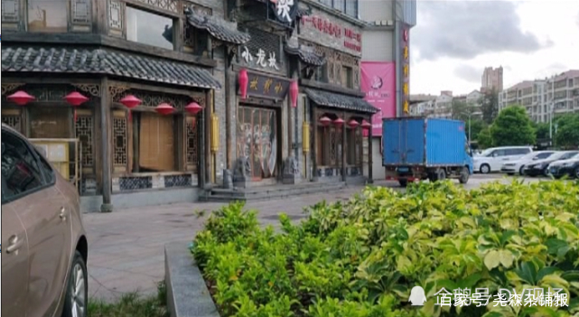 知名火锅店后厨卫生堪忧,锅底油重复使用