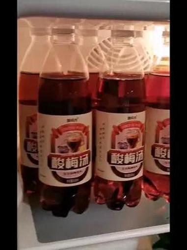 夏日炎炎,来一瓶雪芬力酸梅汤汽水,冰爽解渴,绝了!冰镇畅饮 火锅好搭档