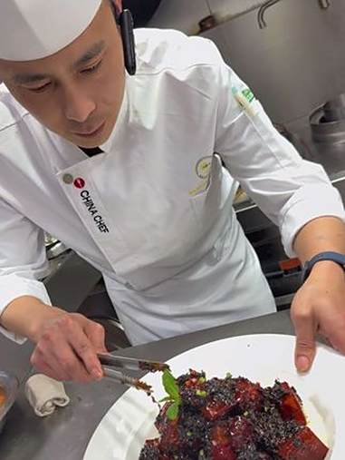 (梅干菜红烧肉)精品五花肉30斤大料配比:八角10克肉蔻6克香叶3克山奈4克小茴香2.5克