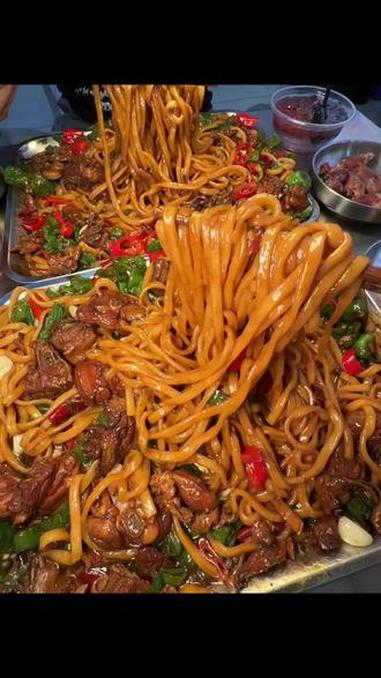 油麻港辣子鸡拌面,好吃不贵的拌面 拌面 辣子鸡拌面 油麻港 寻味烟火气 辣椒拌面