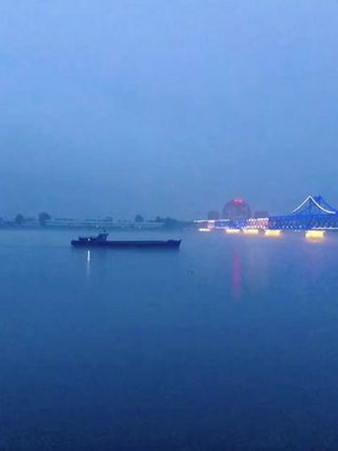 上热门视频_ 鸭绿江大桥夜景_ 美丽夜景太迷人_ 带你看夜景_ 随拍_