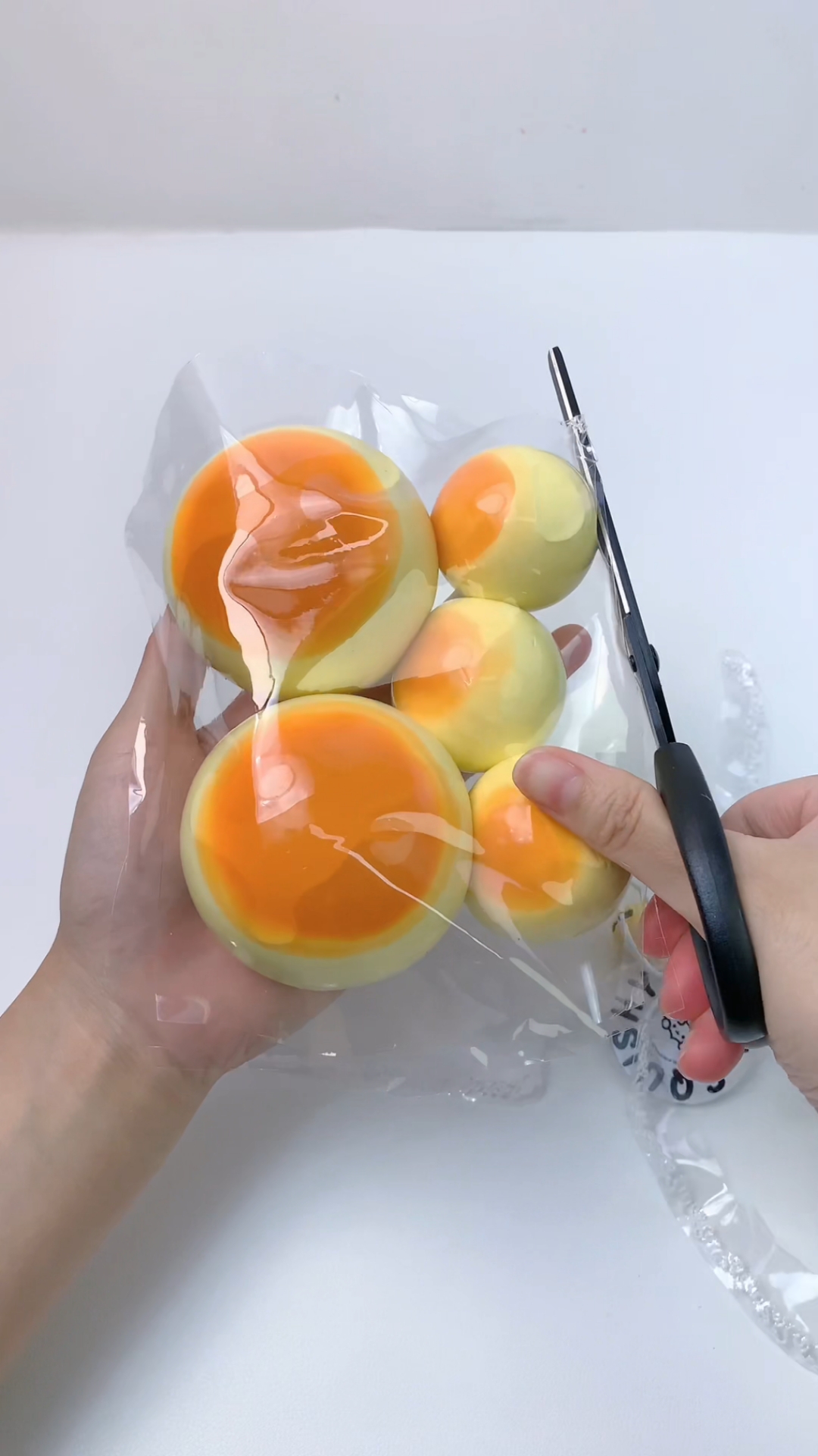 用玩具做一个蛋黄派