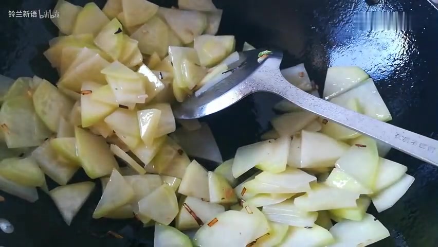 自制改良甜面酱版青椒炒土豆