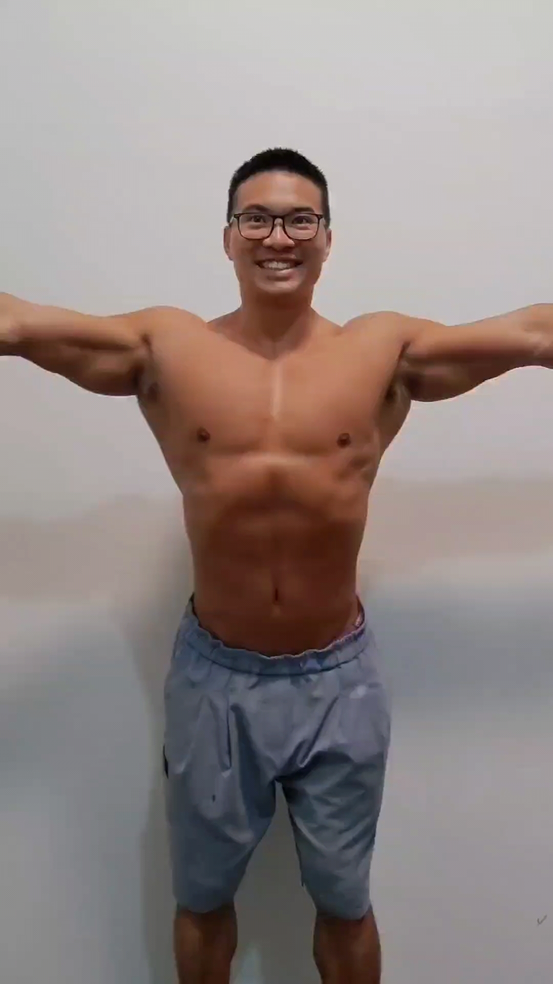 这个肌肉奶爸练的怎样?快说说您心中奶爸是什么样子的