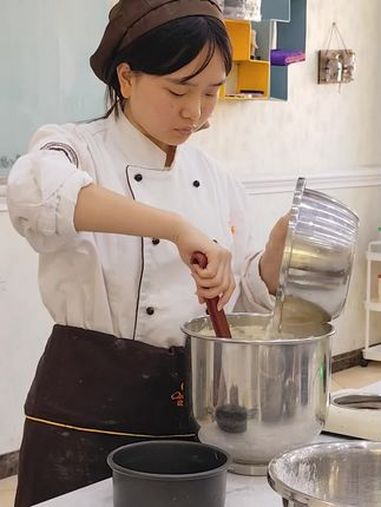 沈阳欧米奇烘焙学校教学专业可靠 沈阳欧米奇烘焙学校教学专业可靠,提供全面的烘焙培训;包括蛋