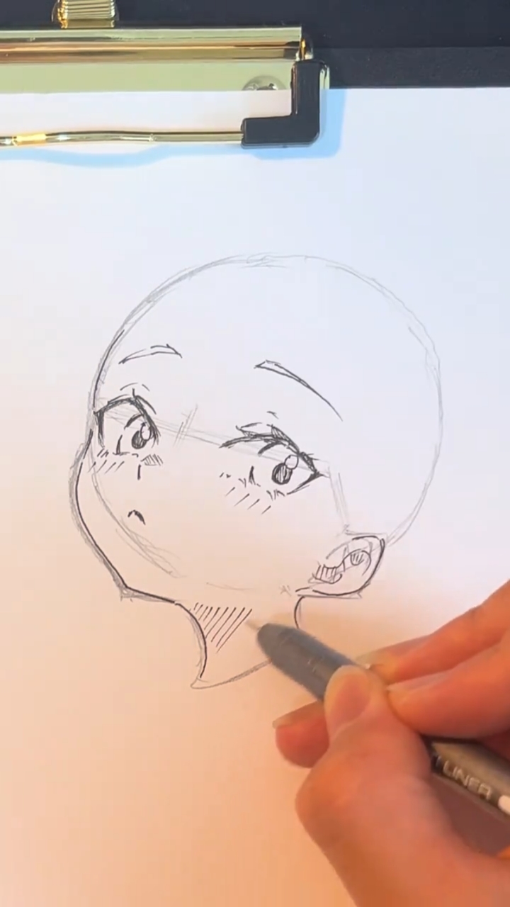 如何画动漫人物头部