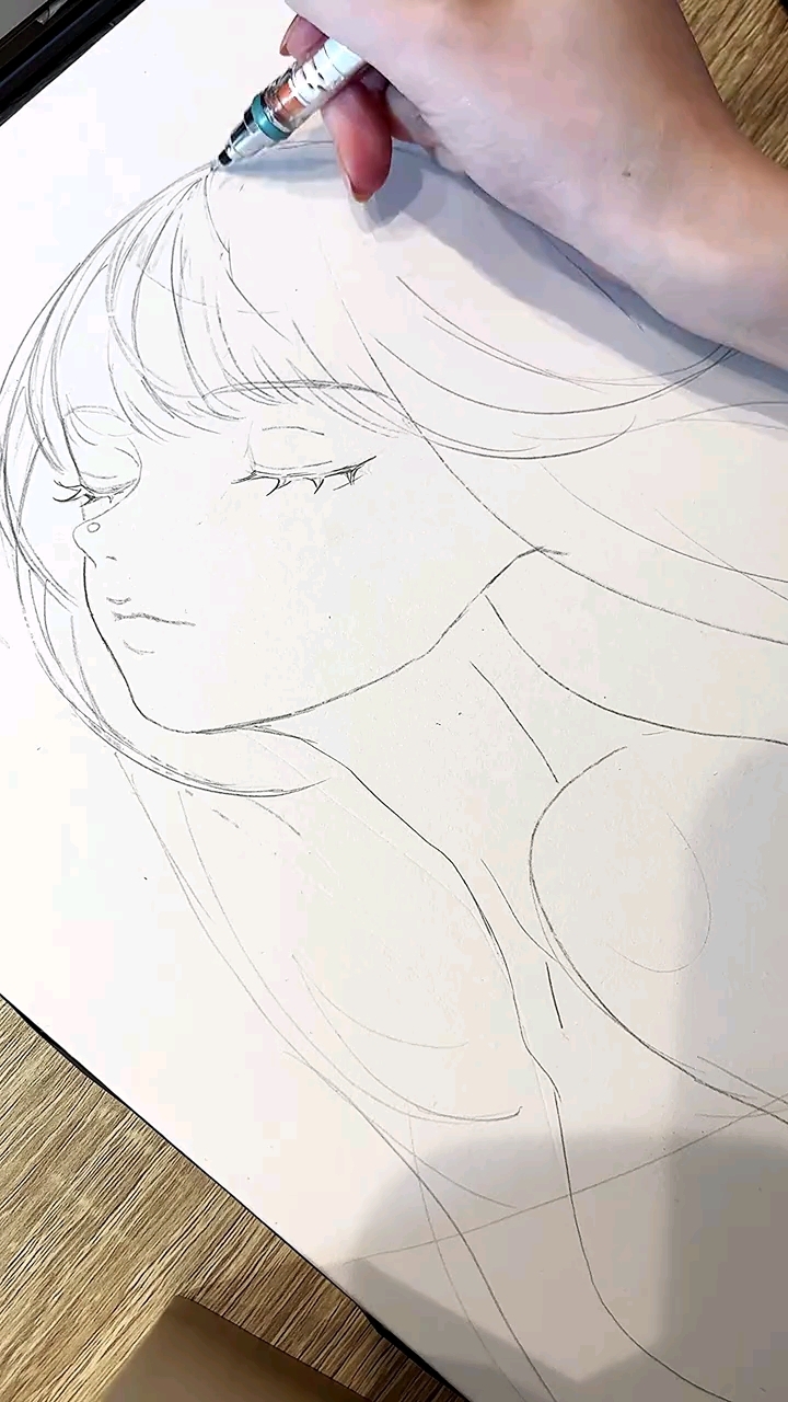 用黑白来画人物画