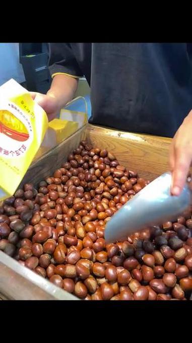 粒上皇原价20块钱现炒板栗,现在只要10多块钱,喜欢吃板栗的宝子们刷到闭眼冲!炒货 强烈推