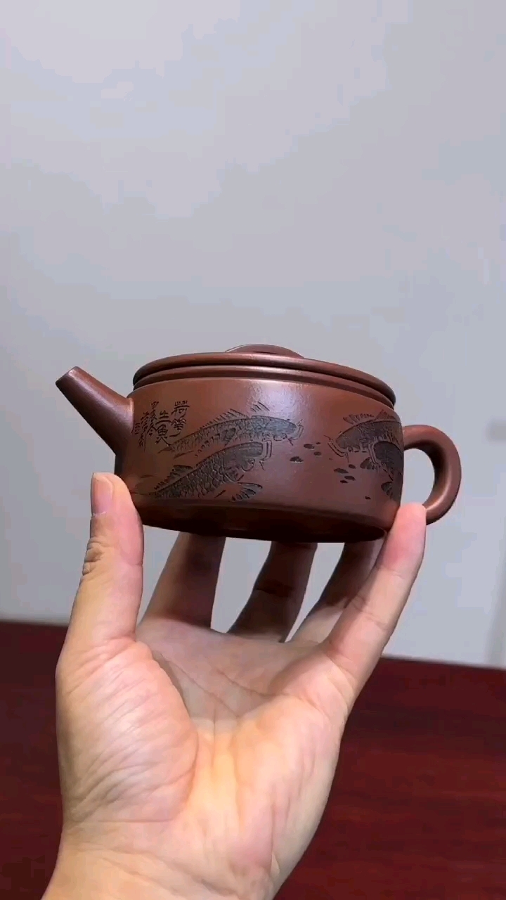 茗露 九鱼汉瓦·双工合制       /国大师毛国强高徒陶刻