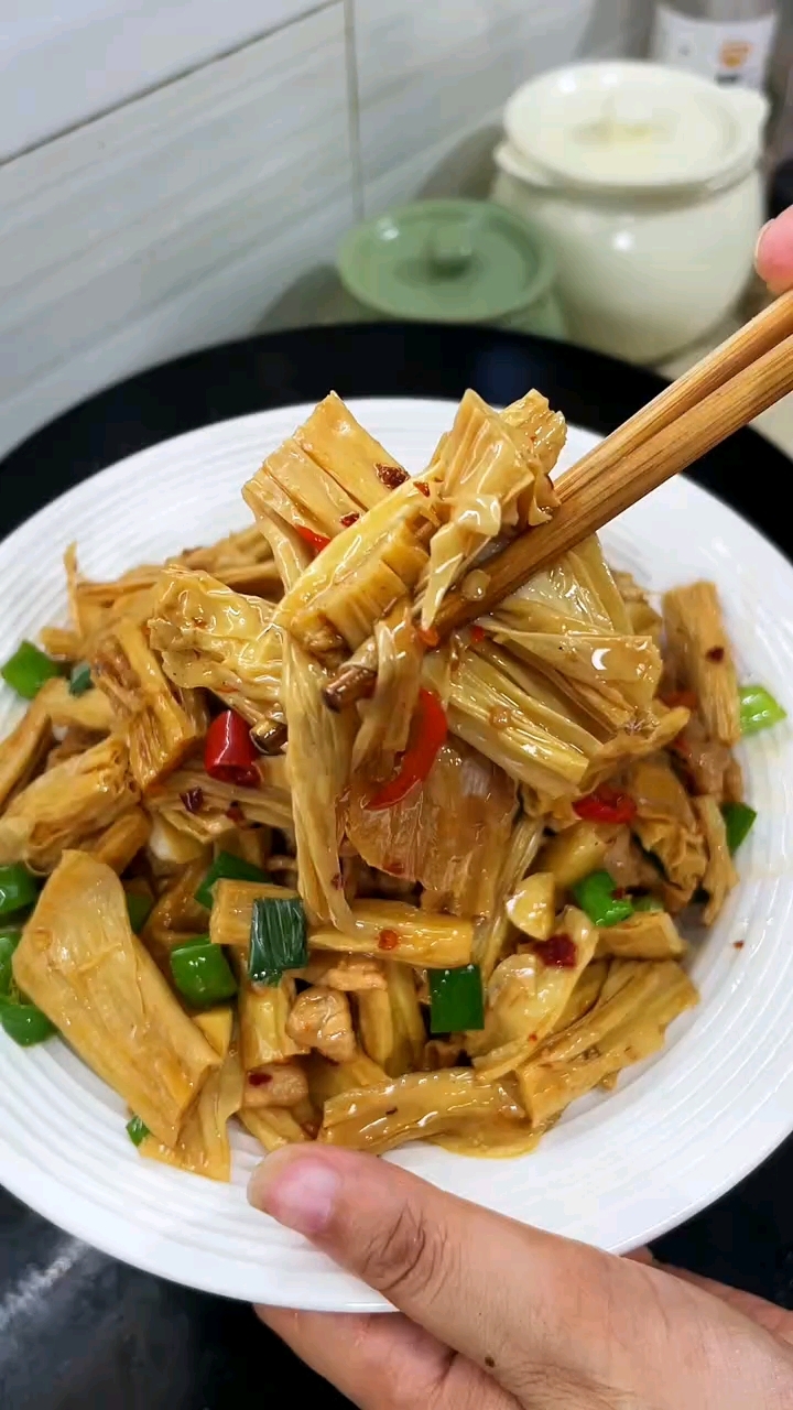 腐竹炒肉