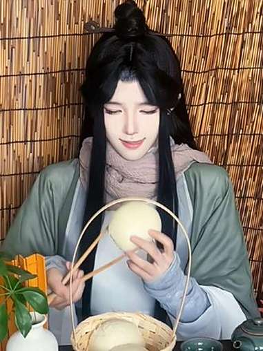 cos 谢怜 天官赐福 ooc致歉 吃 原创在这里！@馒头侠 这个视频是模仿这个姐姐的！馒