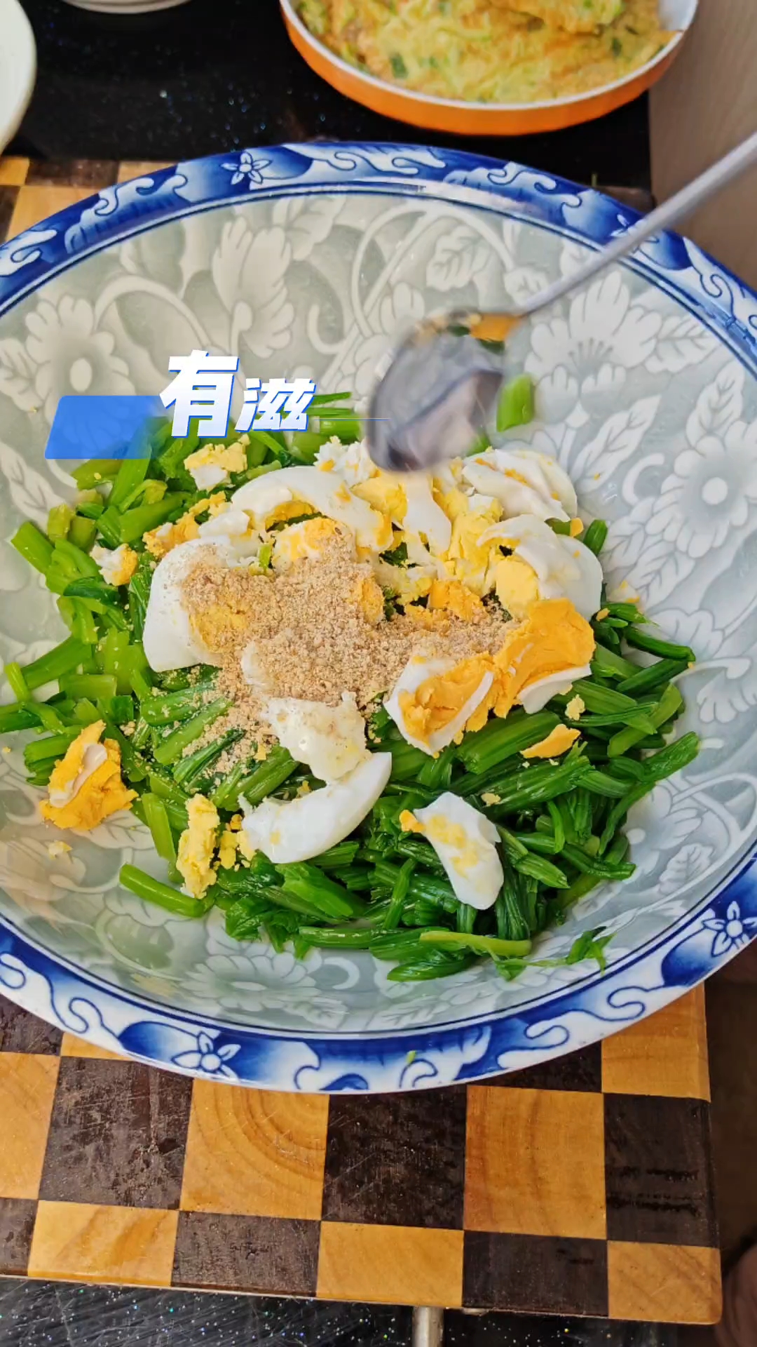 这个菜你们放心吃,怎么吃都没有负担,有滋有味#无负担春日美食# #凉拌香椿芽# #舌尖上的