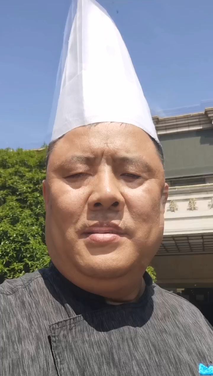 美食鲁菜大酒店赵总厨带你来探寻宴会食材的前期准备。