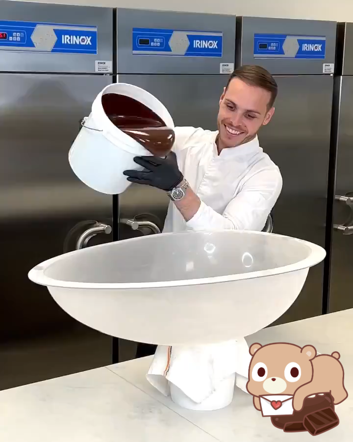 高手!老外用巧克力制作恐龙