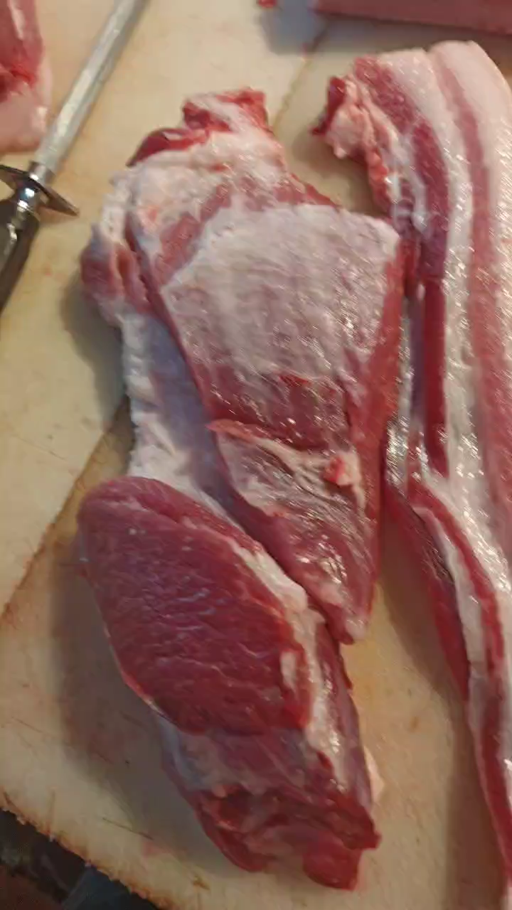 大妹子特制:前槽肉与五花肉炖,绝配