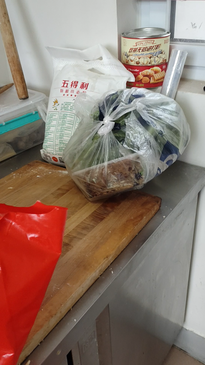 星期天中午整了一桌家常菜。