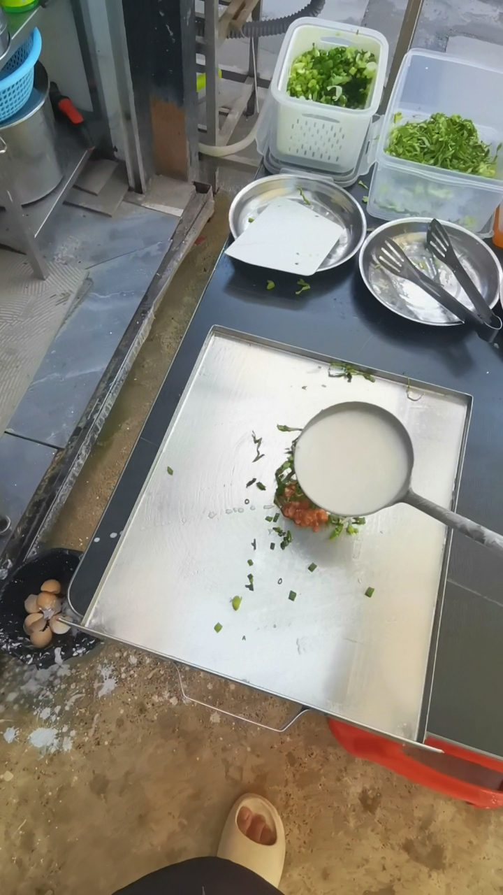 一份鸡蛋瘦肉肠粉