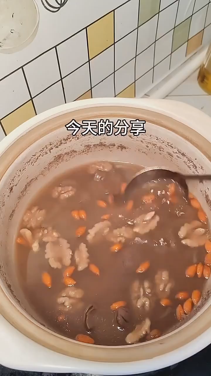 核桃黑豆猪腰汤,滋补佳品