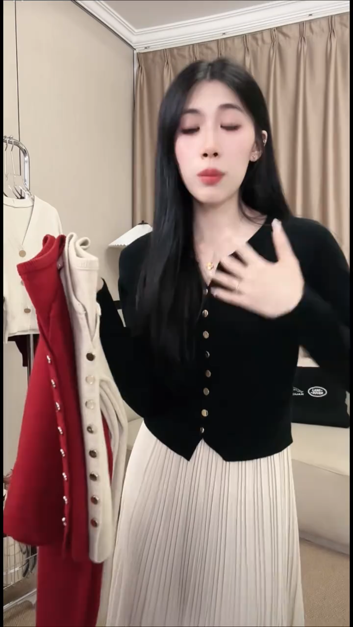 显瘦显气质,小鸡心领开衫