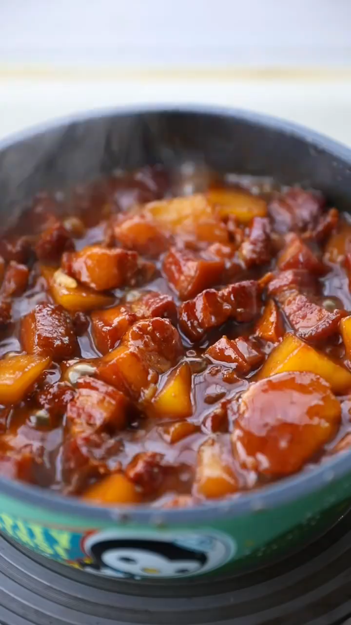 今天做红烧肉炖土豆