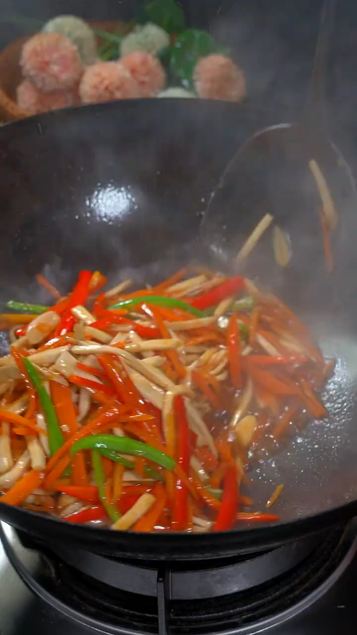 今天做胡萝卜炒杏鲍菇