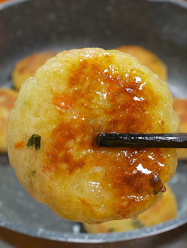 外酥里糯又好吃的土豆饼做法原来这么简单