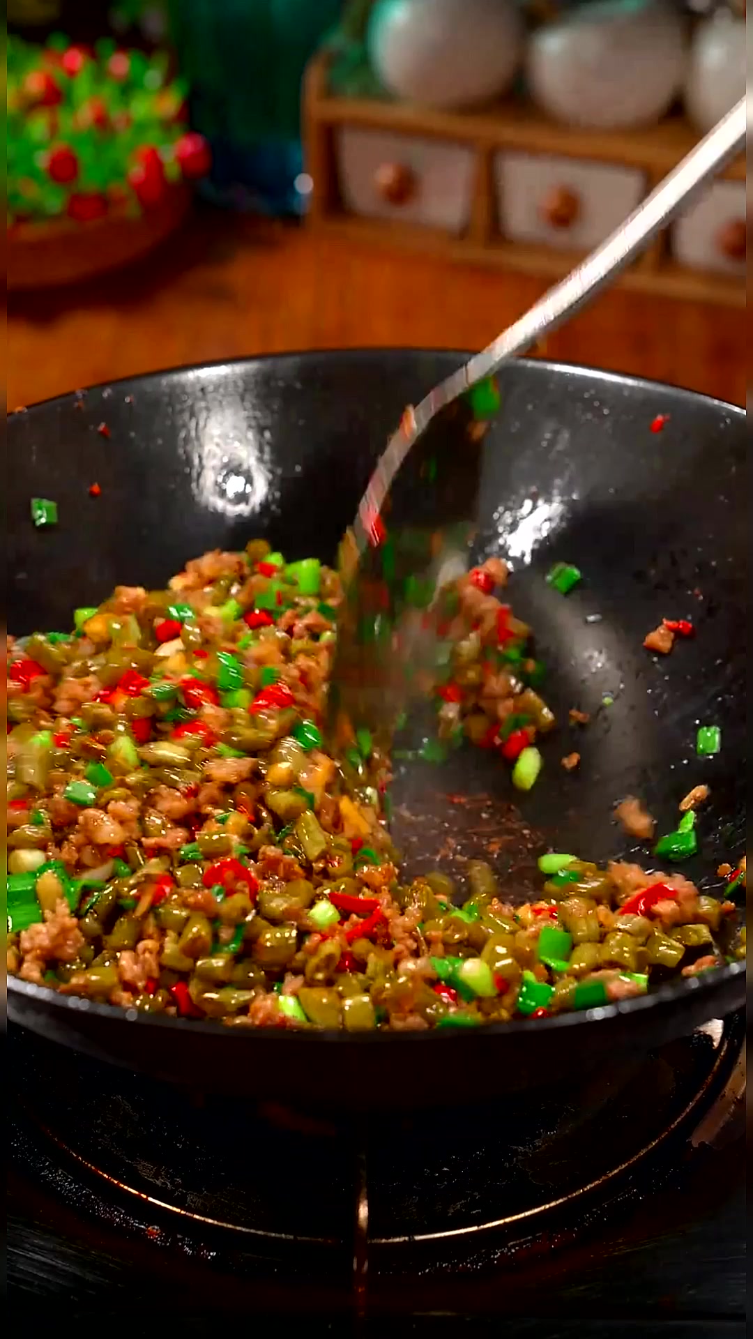 酸辣爽口的酸豆角炒肉沫,拌饭拌面条都很好吃