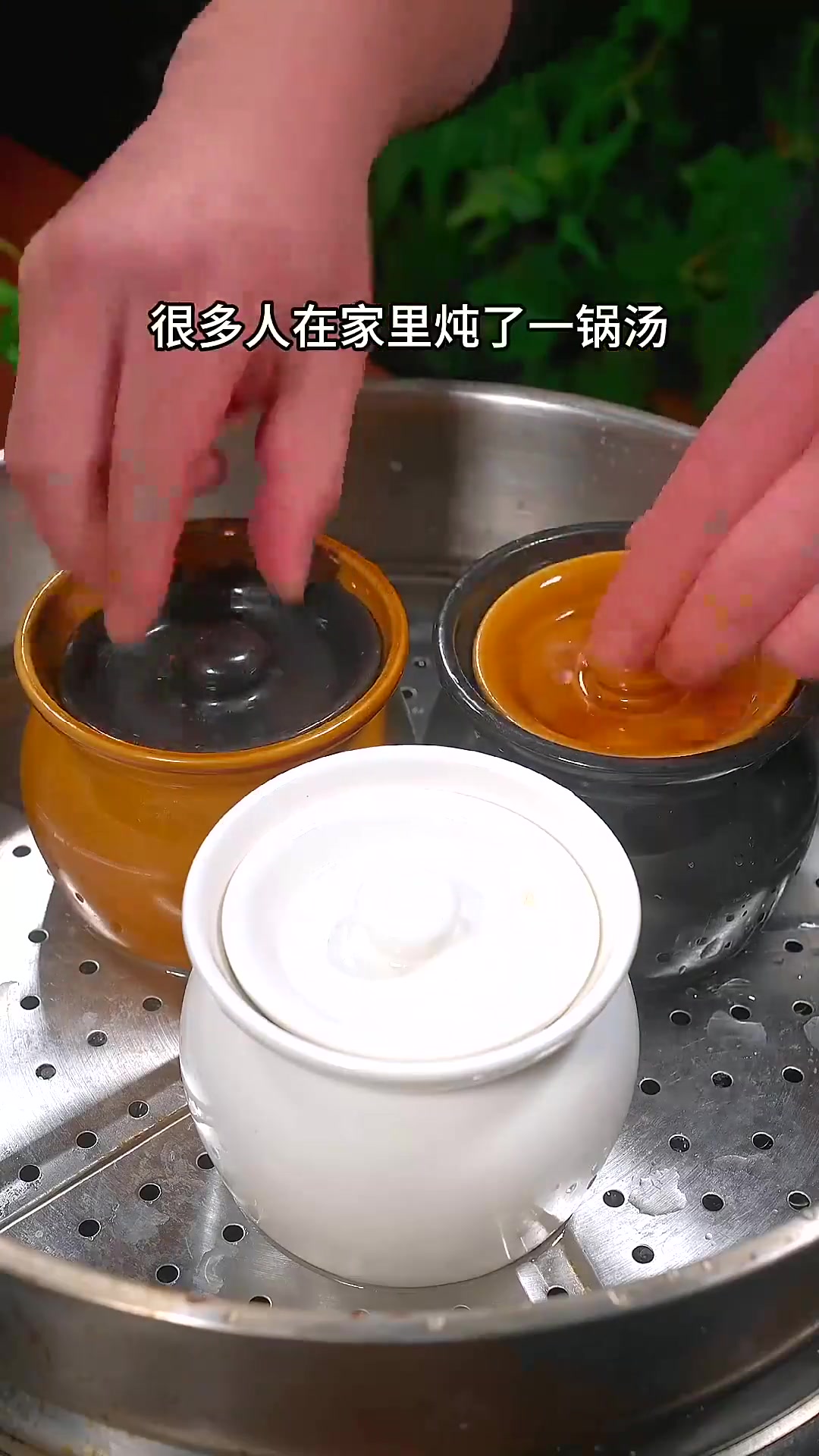 雪梨肉饼汤的做法，以后你就像我这样炖个瓦罐雪梨肉饼汤，汤鲜肉