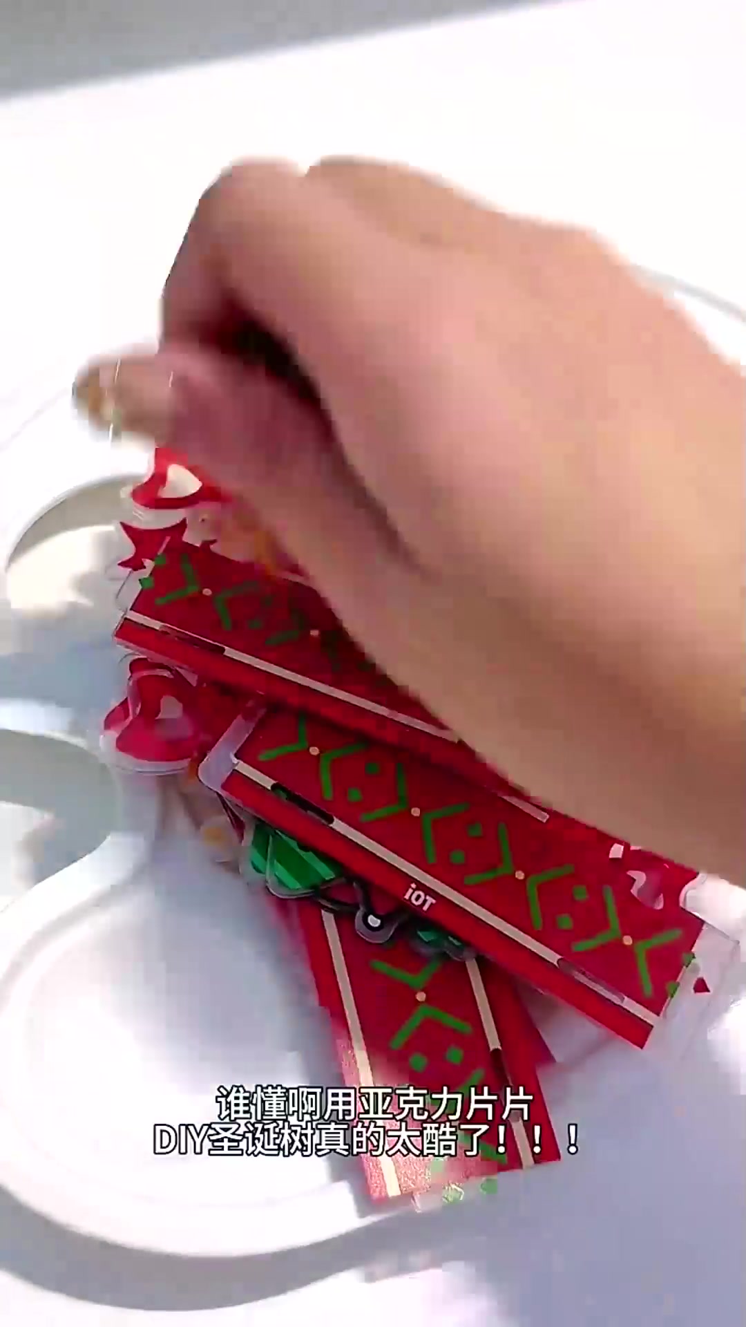 用线条小狗亚克力片片自制圣诞礼物！太可爱啦