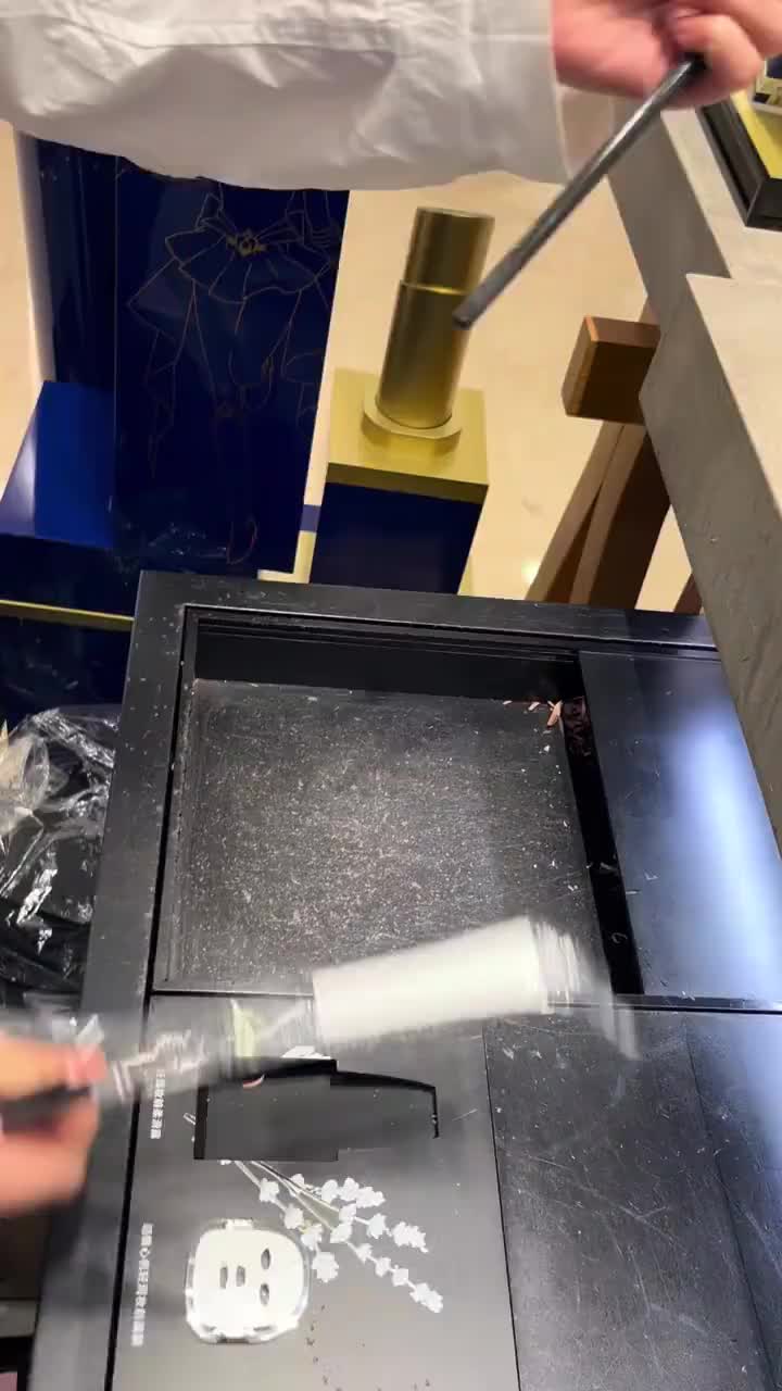 植村秀砍刀眉笔正确削眉笔方法