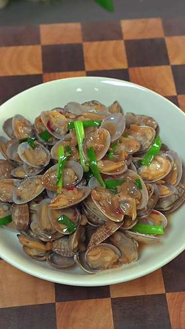 炒花甲是直接下锅炒还是焯水,很多姐妹呀,到现在都搞不清楚,今天就把详细的做法分享给他呀 蒜