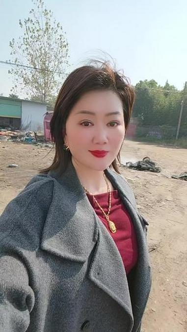 街可以不逛,奶茶可以不喝,衣服也可以不买。但班每天必须都得上,因为他是我所有的经济来源,很