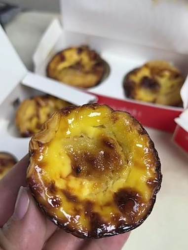 肯悦咖啡新出的榴莲焦糖蛋挞，里面是有榴莲果肉的，太香了！美食 蛋挞 榴莲蛋挞 种草