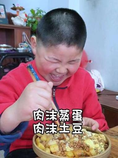 #真实生活分享计划 #家常便饭吃得香 #味道好极了你们想吃吗 别看王建那碗饭拌的难看,但他