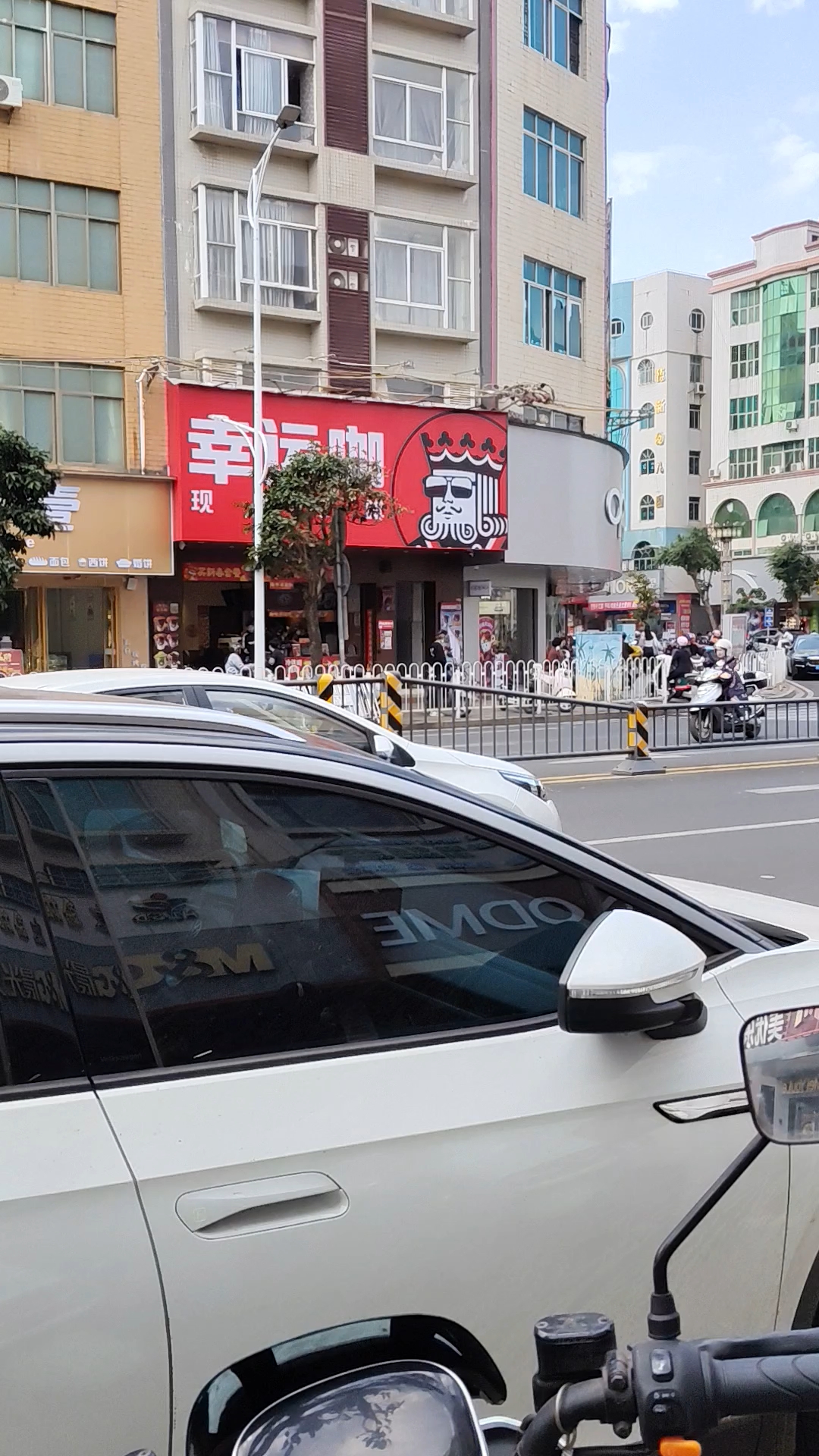 徐闻的奶茶店生意红红火火！