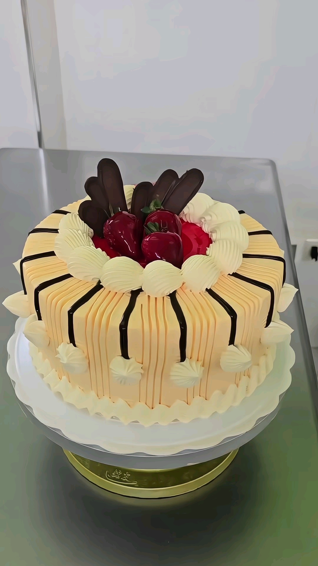 用一把叉子来做生日蛋糕,这操作也是没谁了!