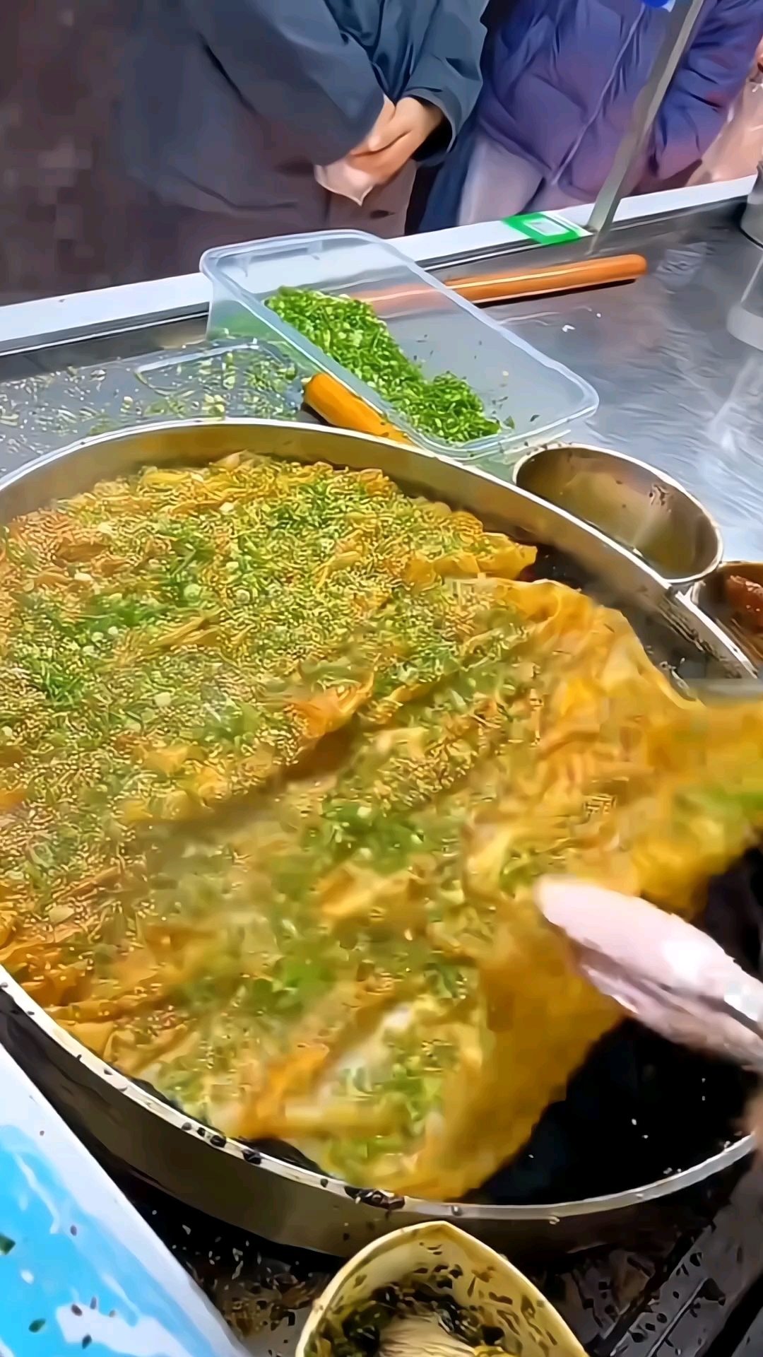 最让我难以忘怀的就是这个酱香饼了，太好吃了！