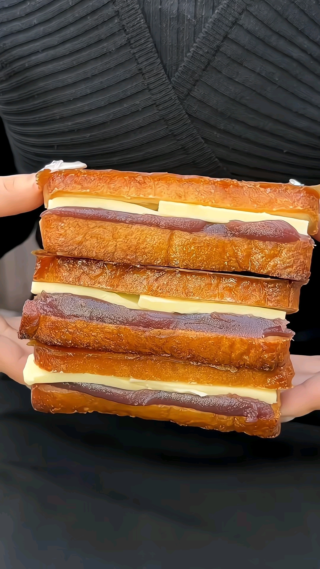 黄油吐司夹心面包,一口下去,整个人都满足了!