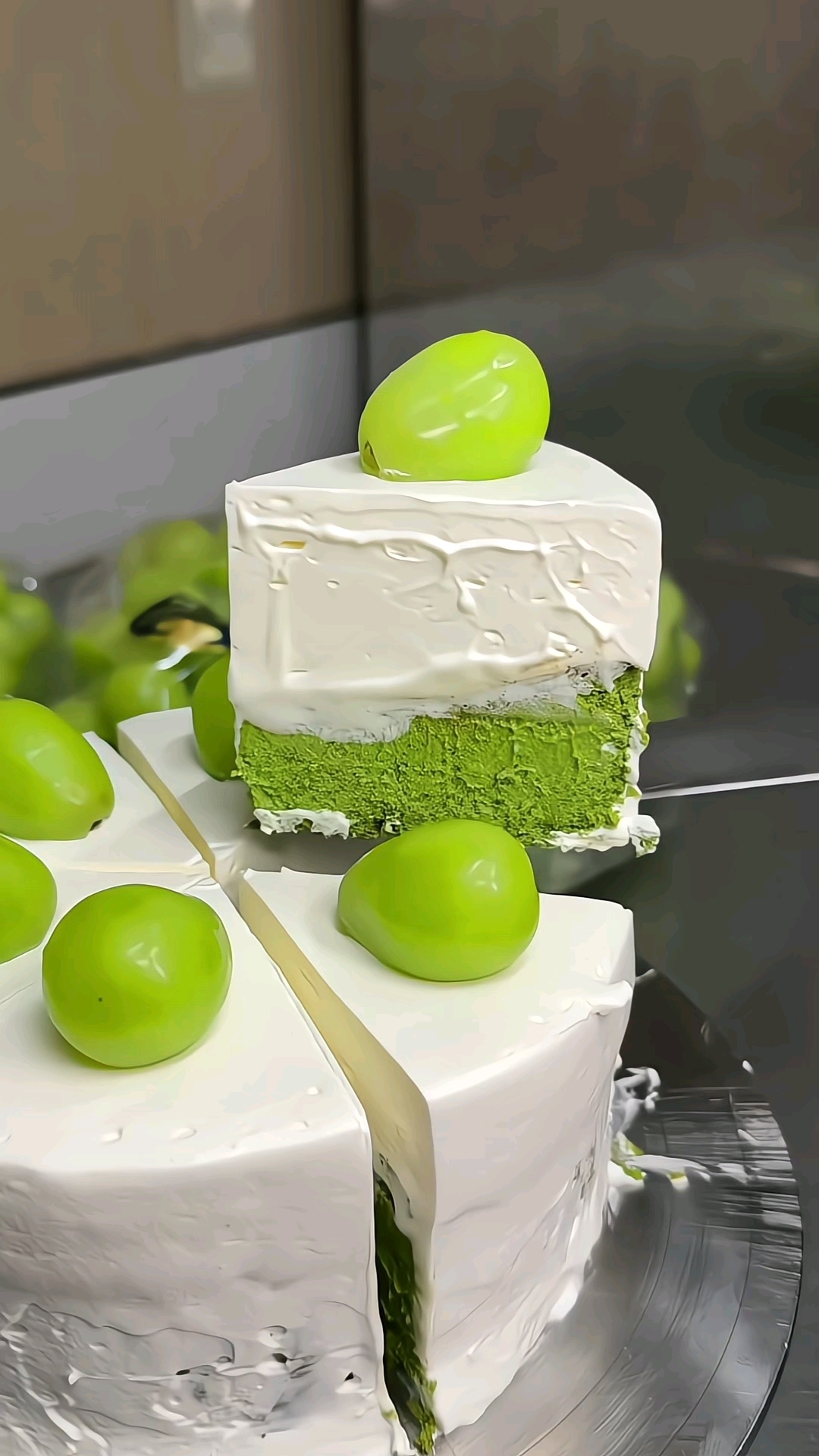 生日的时候吃的松软抹茶奶酪蛋糕,味道棒极了!