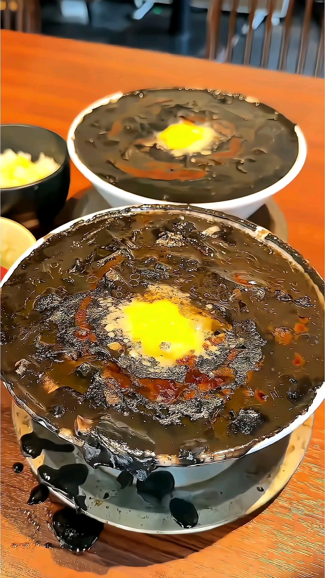 #优质视频激励计划##乌冬面# 墨鱼汁乌冬面