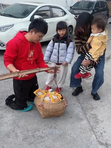 这么大的盐焗鸭腿一个4块钱都不到，真的很划算 黄家敏 客家美食