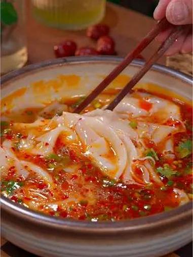 谁能想到饺子皮还能这样吃 酸汤面片 美食教程