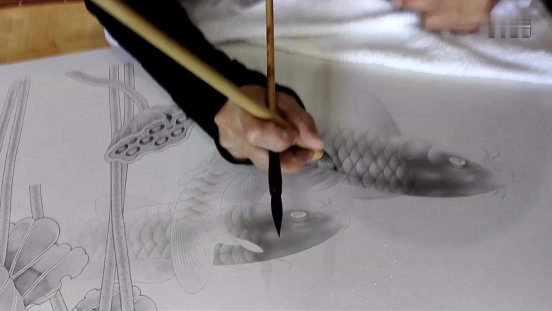 工笔画荷花鲤鱼画法9-鱼鳞横排分染