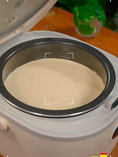 孩子放假就在家做这个电饭煲蛋糕吃,蓬松又暄软 电饭煲蛋糕 电饭煲蛋糕大赛 做蛋糕 蛋糕预拌