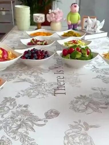 十几米就能入手的四角盘,纯白色的高级感满满,加高加深,装带汤汁的菜也没问题～盘子 陶瓷餐具