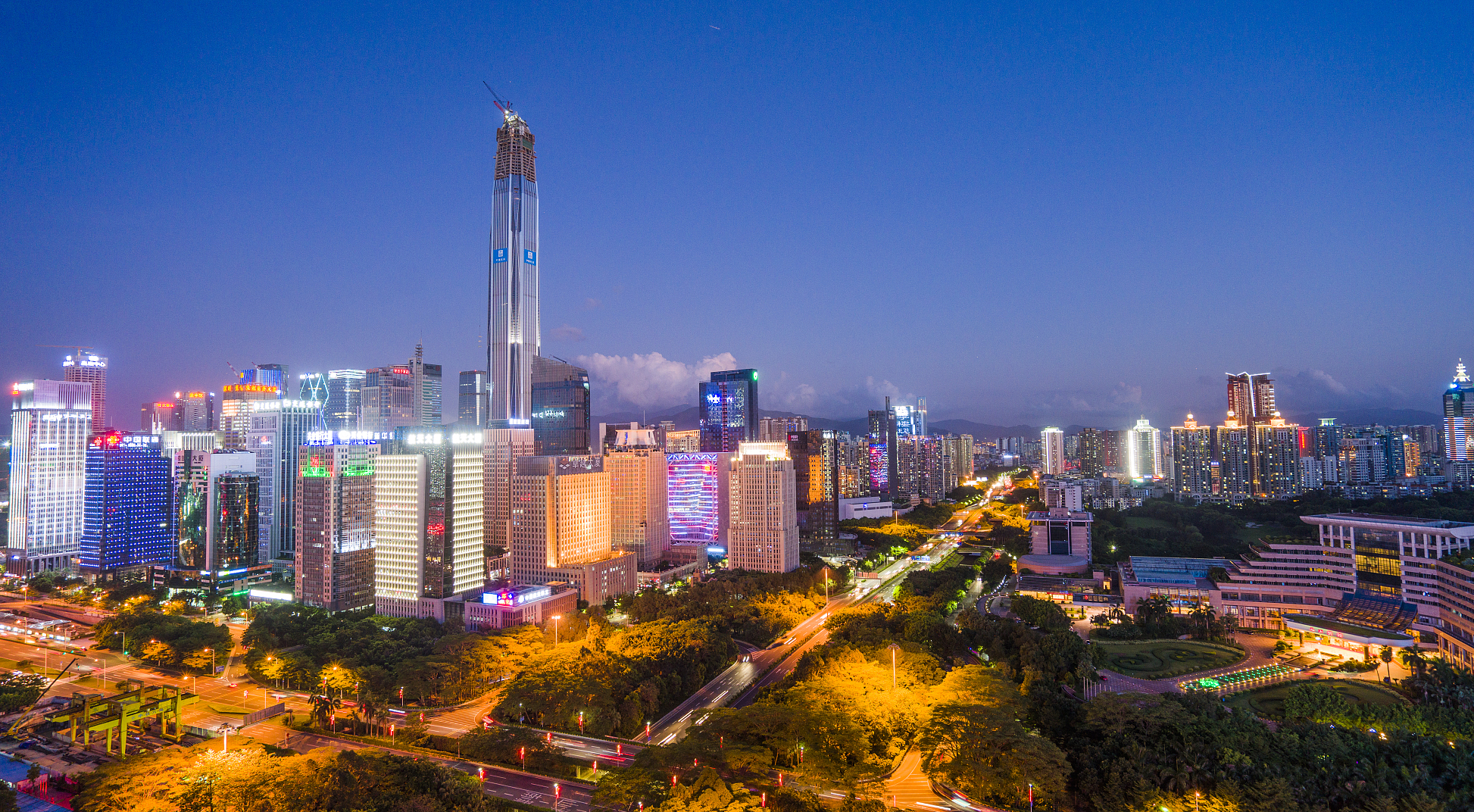 粤港澳大湾区迎来客流高峰
