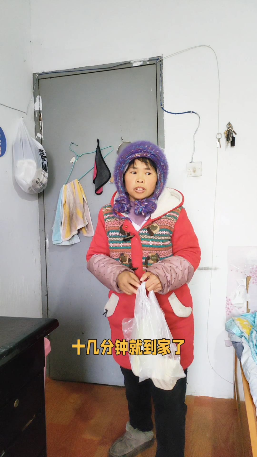 70后阿姨劝大家一定要赚钱,今天做一道豆腐炒白菜太好吃了