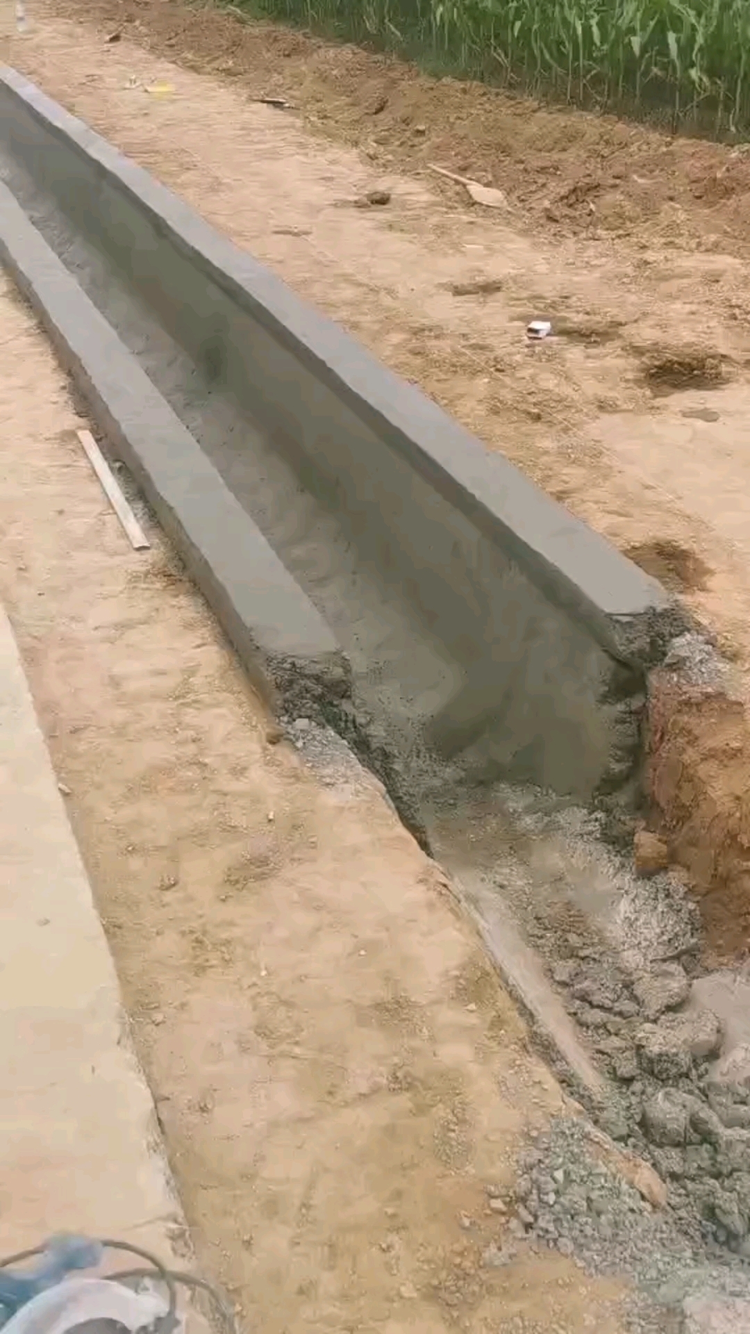 定制水沟滑模机,水渠一体成型机